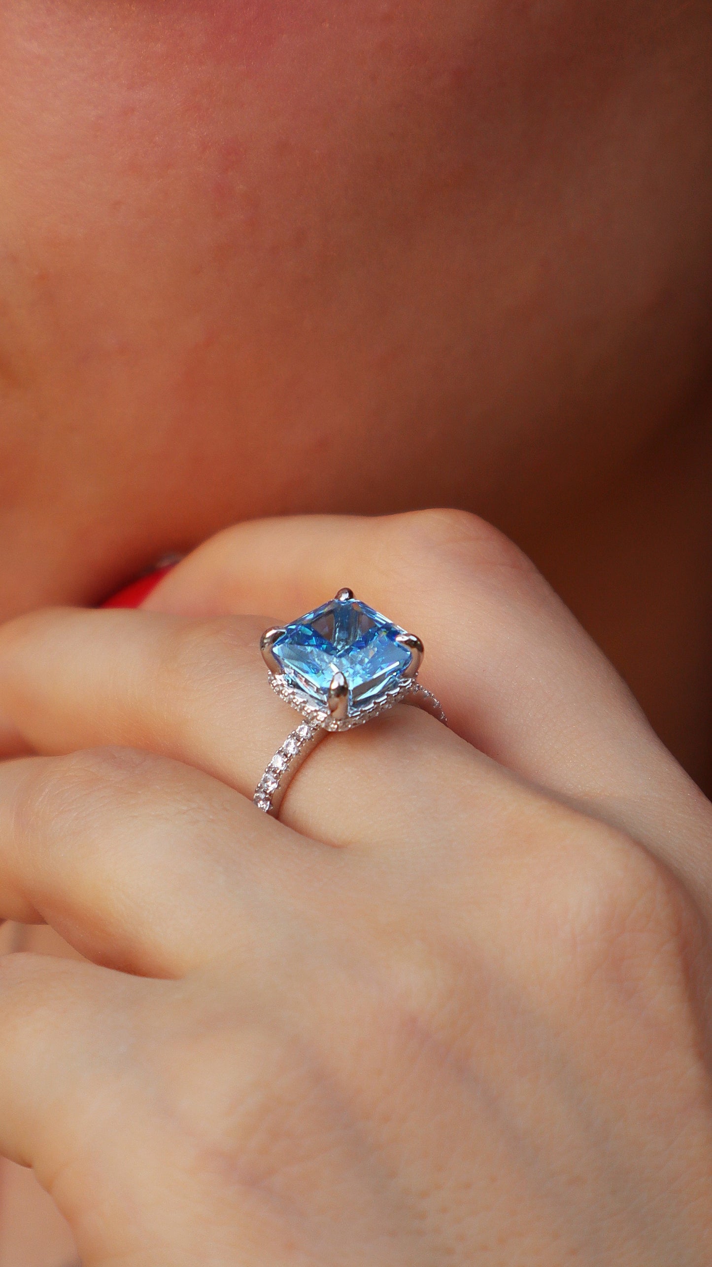 ICE CUT Blue Diamond Ring